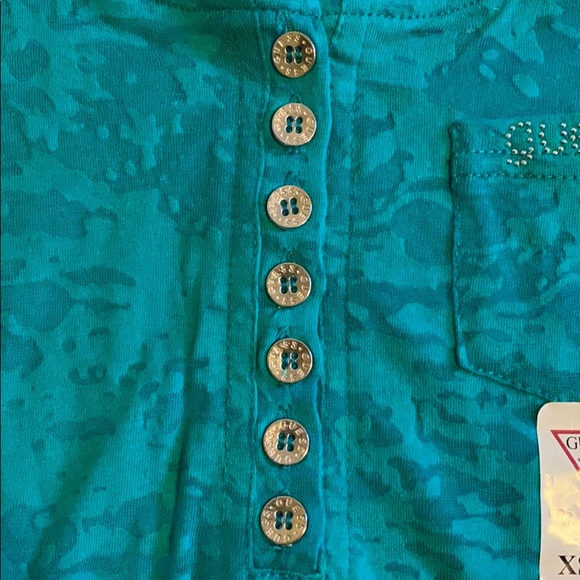 Guess BurnOut T-Shirt - Picture 3 of 6